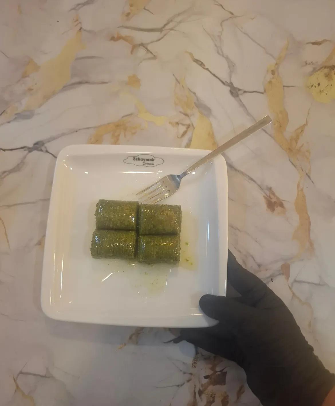 Özkaymak Pastanesi Çınarlıkapı